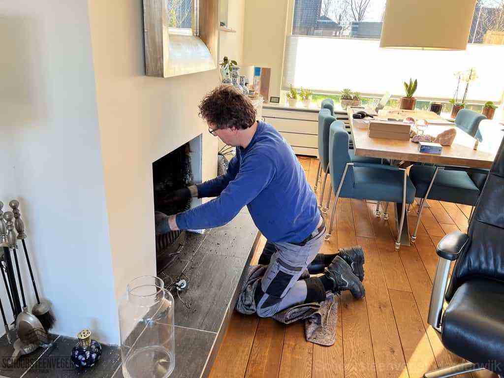 Schouwveger Harderwijk kleed schoorsteenreiniger Schouwveger Harderwijk kleed schoorsteenreiniger